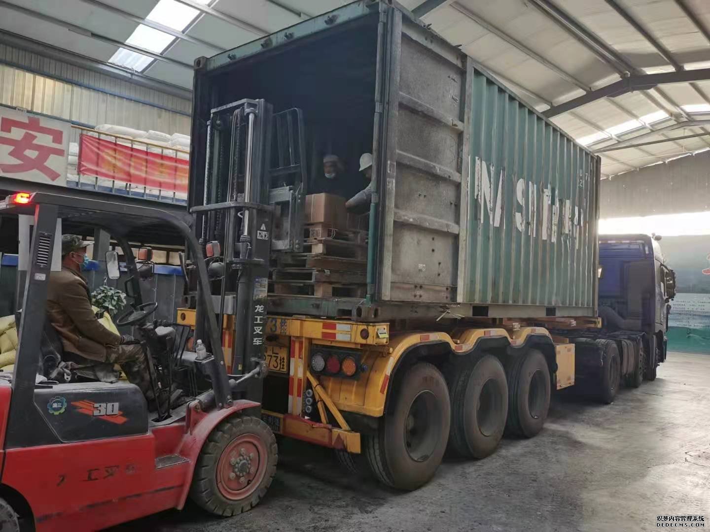 PE吹(chui)膜專(zhuan)用塑(su)料消(xiao)泡母(mu)料正(zheng)常提(ti)貨中(zhong)~