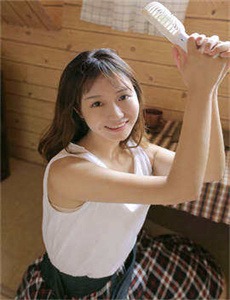 大胸女大学生
