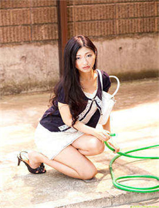 被变态玩弄的女性奴-日韩一区二区免费视频