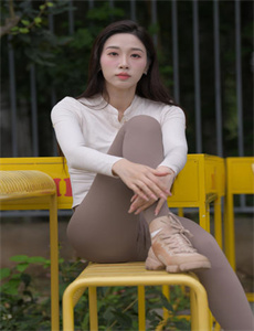 双腿紧紧夹住腰抽插-清楼十二房